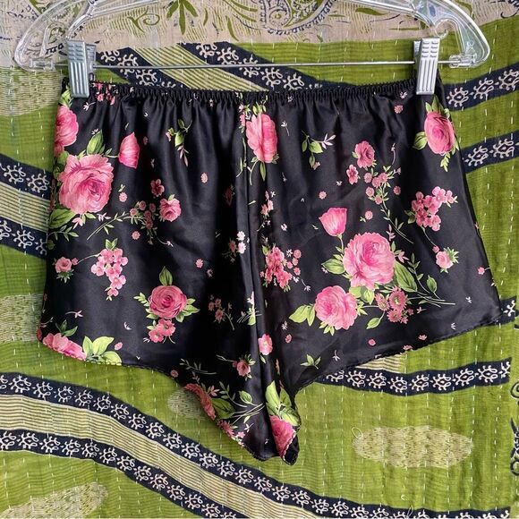 Rare Y2K Victoria’s Secret Black Floral Satin 2 Piece Pajama Set Size Medium - Picture 9 of 15